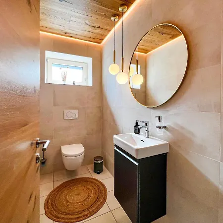 Mid Mountain Tirol Apartment *